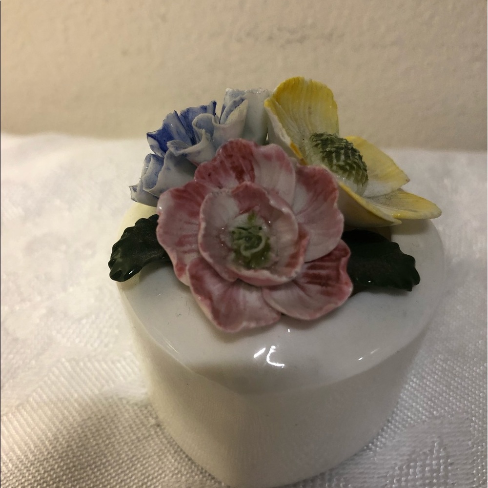 Vintage Sandford Fine Bone Flower Bouquet - Flower Pot Made in England